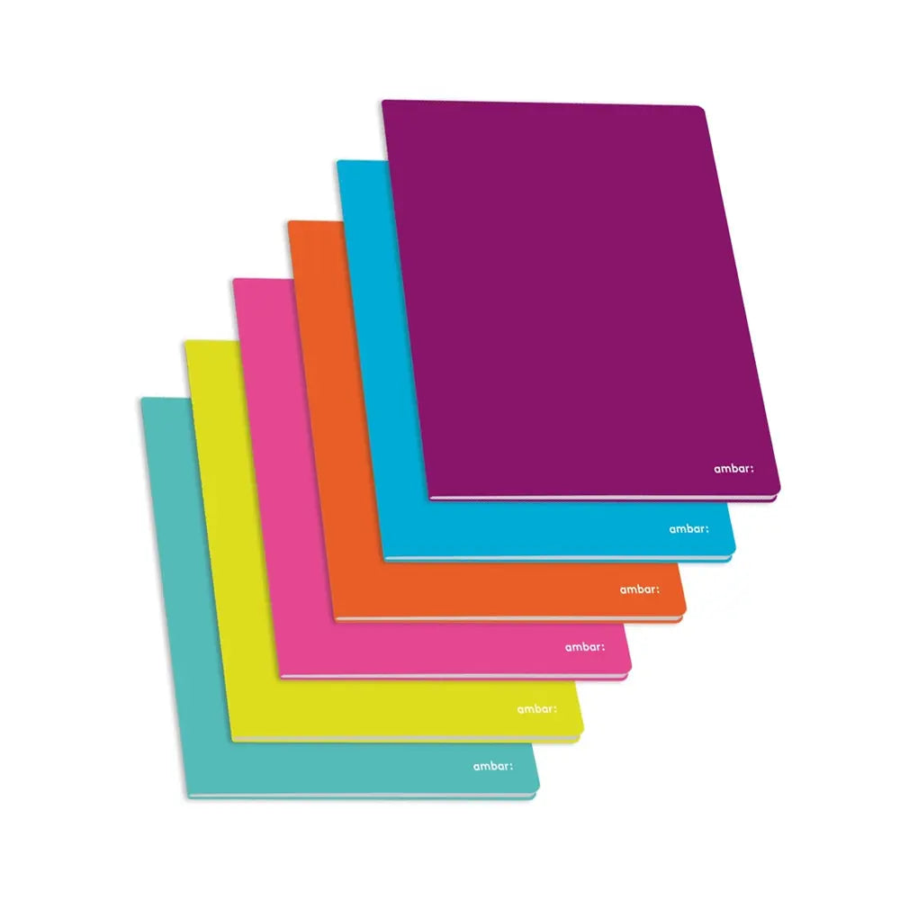 Caderno agrafado A4 quadriculado Âmbar da marca Ambar com 60 folhas, ideal para anotações e estudos escolares.