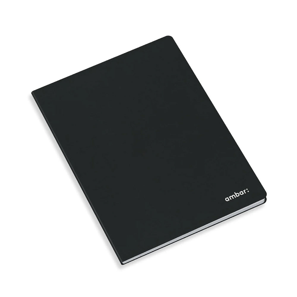 Caderno A4 quadriculado Ambar Preto, 80 folhas, caderno agrafado para escritório e estudo, com capa preta e páginas quadriculadas.