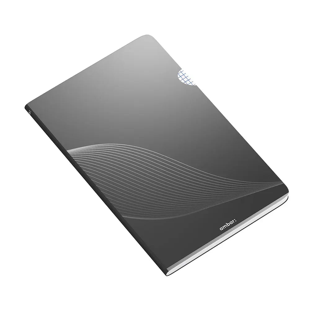 Caderno agrafado A4 quadriculado preto da marca Ambar com 48 folhas, ideal para anotações e estudos.