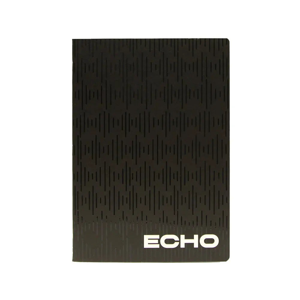 Caderno A4 quadriculado preto da marca Ancor, com 48 folhas para esboço e anotações, de capa dura e agrafado.