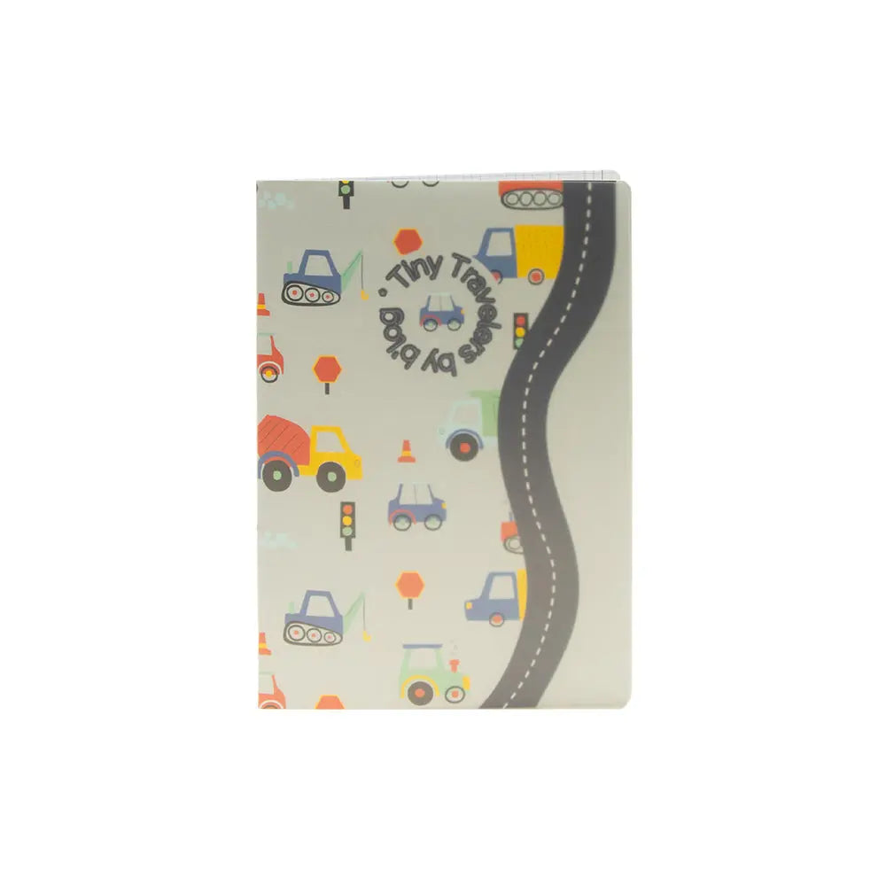 Caderno agrafado A5 quadrado PP Cars da Ancor com 48 folhas, capa plástica resistente, ideal para anotações e estudos.