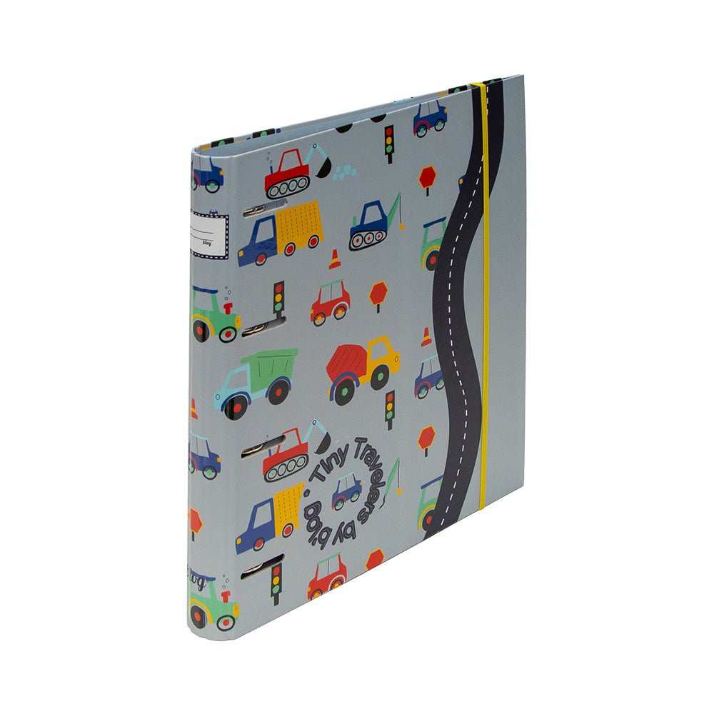 Pasta arquivo A4 Play Me Cars da Ancor com recarga pautada e separadores, ideal para organização de documentos escolares.