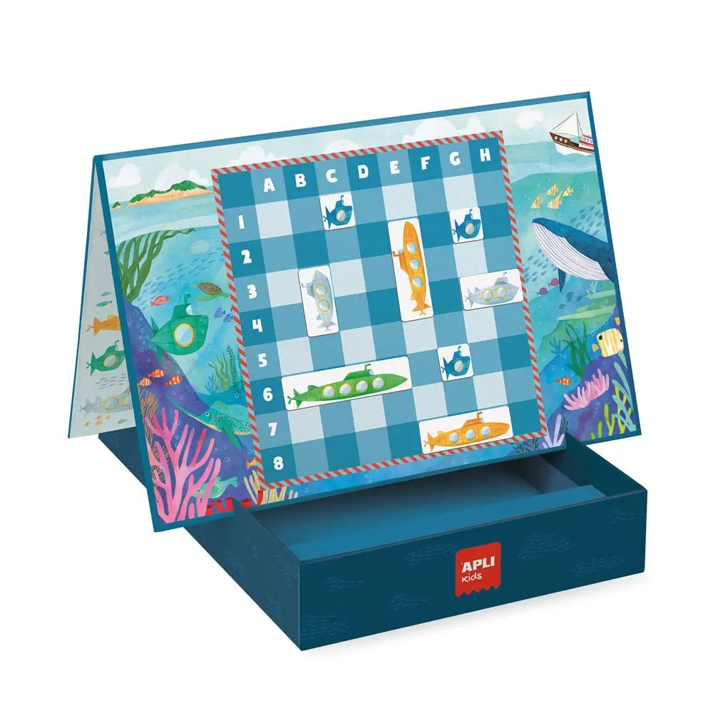 Jogo Batalha Naval Apli Kids com tabuleiro e cartas para crianças, diversão e estratégia infantil, com peças coloridas e design divertido.