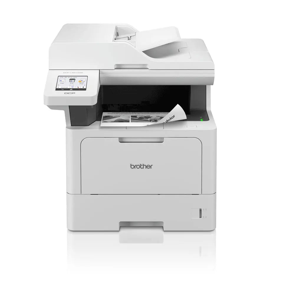 Impressora multifuncional Brother DCP-L5510DW laser mono A4 com Wi-Fi e NFC, exibe frente com painel de controle e bandeja de papel