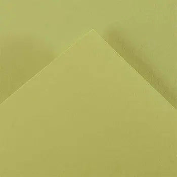 Cartolina Canson Kiwi 50x65cm 185g para artes e projetos, papel de alta qualidade com cor verde vibrante e textura lisa.