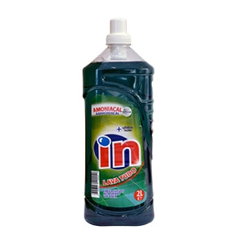 Detergente Lava Tudo Amoniacal Pinho IN para limpeza profunda de superfícies, frasco de 2 litros com produto líquido.