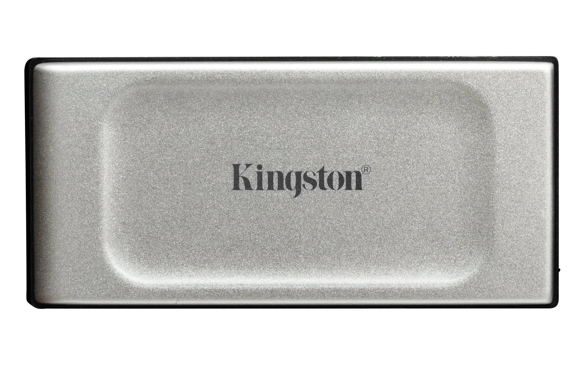 SSD Kingston XS2000 portátil de 1TB com conexão USB 3.2, alta velocidade e design compacto.