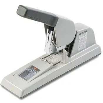 Agrafador industrial Max HD-12F com acabamento flat-clinch, para até 150 folhas, ferramenta resistente para uso pesado.
