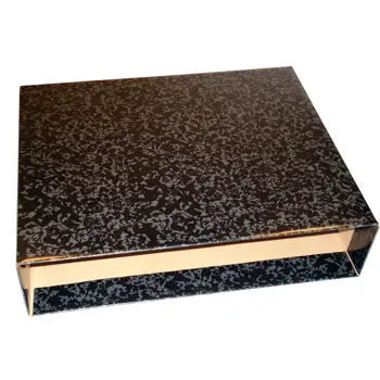 Caixa para pasta de arquivo micro marrom preta L80 com cartão, dimensões 350x290 mm, feita por marca genérica.