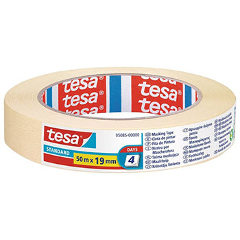 Fita adesiva crepe Tesa 19mmx50m para fixação e artesanato, com superfície marrom e resistente para projetos de pintura.