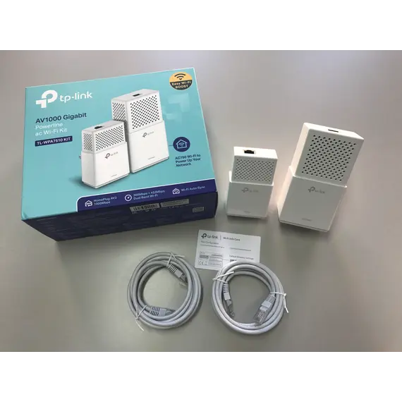 TP-LINK AV1000 Gigabit Passthrough Powerline Starter Kit