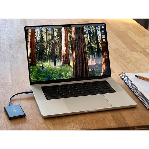 Apple MacBook Pro - M4 Max - Apple M4 Max 32-core - 36 GB RAM - 1 TB SSD - 16.2" 3456 x 2234 @ 120 Hz - Wi-Fi 6E, Bluetooth - prata - kbd: Português