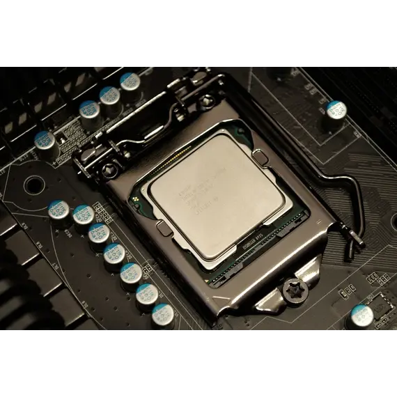 CPU/ Xeon 6747P  48 Core, 2.70 GHz, Tray